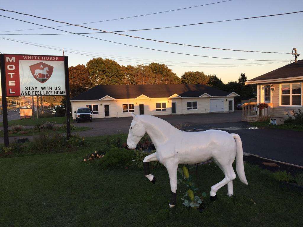Cornwall The White Horse Motel מראה חיצוני תמונה