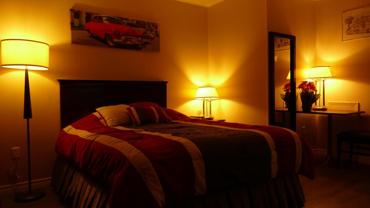 Cornwall The White Horse Motel מראה חיצוני תמונה